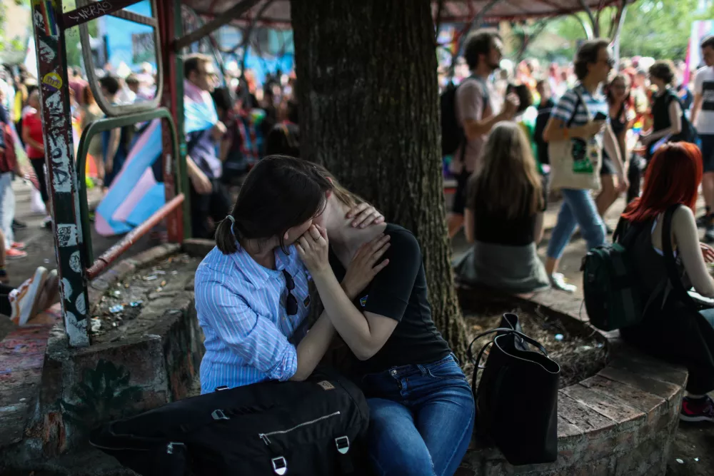 - simbolična fotografija - istospolnost - istospolna usmerjenost - homoseksualnost - - 11.06.2022 - Parada ponosa 2022 &ndash; mavrična povorka po ulicah Ljubljane in predstavitev organizacij LGBTIQ+ v parku Zvezda //FOTO: Bojan Velikonja