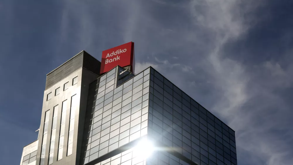 - 19.09.2016 - Addiko bank d.d.,(nekdanja Hypo Alpe Adria banka)  Slovenska cesta 29 v Ljubljani - stavba  //FOTO: Luka Cjuha.
