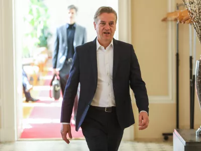 - Robert Golob, predsednik vlade RS in predsednik Gibanja Svoboda,- Luka Mesec, podpredsednik vlade in minister za delo, družino, socialne zadeve in enake možnosti,- 09.04.2026. - 197. redna seja vlade RS, ki je obenem zadnja v tej sestavi.//FOTO: Bojan Velikonja