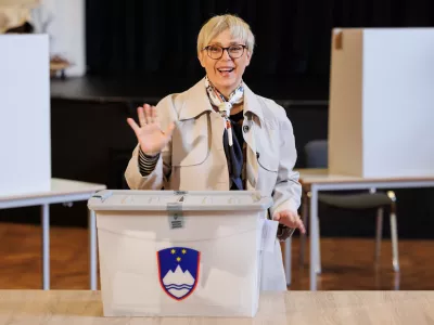 Radomlje, Kulturni dom.Volitve v drzavni zbor 2026.Predsednica republike Natasa Pirc Musar na voliscu v Kulturnem domu Radomlje.