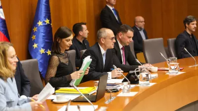 10.04.2026. Mandatno volilna komisija. 1.seja parlamenta. Foto: Bojan Velikonja