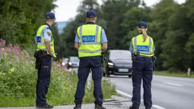 - radar - meritev hitrosti, - 13.08.2019 – Spodnji Log - Vseevropska akcija Hitrost v kateri so sodelovali tudi slovenski policisti - glavni cilj akcije zmanjšanje števila prometnih nesreč zaradi hitrosti - policijska kontrola – policijski nadzor hitrosti na cestah - Policija //FOTO: Matjaž Rušt
