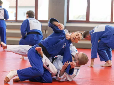 Kdo bo izobraževal o sprevrženih prijemih v &scaron;portu?