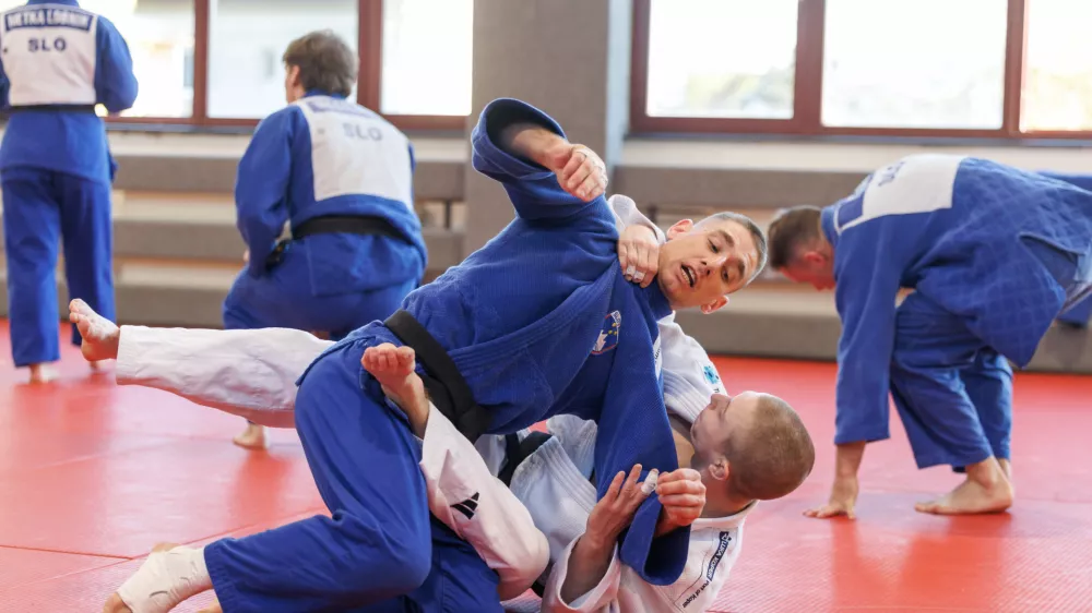 Kdo bo izobraževal o sprevrženih prijemih v &scaron;portu?