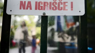 ilustrativna fotografijavrtec, starši, otroci, igrišče//foto: Bojan Velikonja