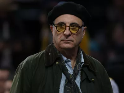 LOS ANGELES, CALIFORNIA - JANUARY 04: Andy Garcia attends a game between the Memphis Grizzlies and the Los Angeles Lakers in the second half at Crypto.com Arena on January 04, 2026 in Los Angeles, California.,Image: 1063584408, License: Rights-managed, Restrictions: NOTE TO USER: User expressly acknowledges and agrees that, by downloading and or using this photograph, User is consenting to the terms and conditions of the Getty Images License Agreement., Model Release: no / Foto: Profimedia