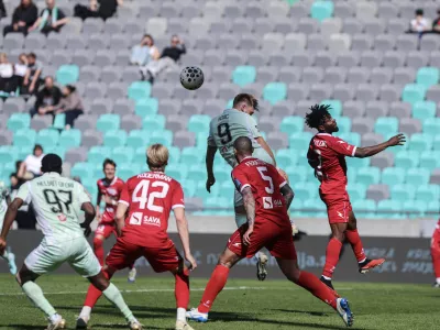 Novi &scaron;portni direktor Olimpije Necat Aygun posnema Zlatka Zahovića​