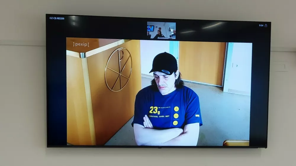 Izruval &scaron;koljko, razbijal in grozil: proces proti Niku Starihi se zapleta