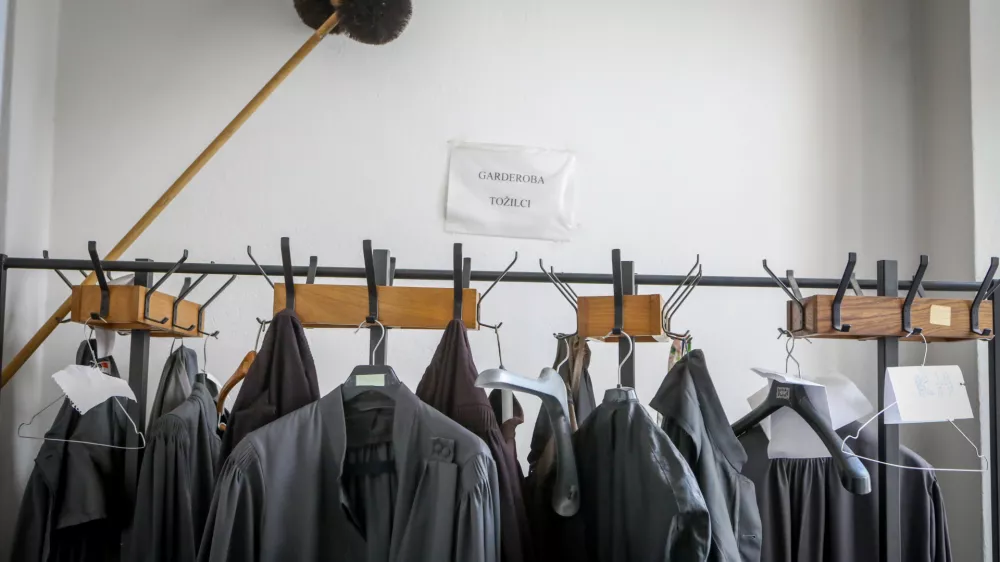 Svetovalci dolžni razkrivati informacije o prosilcih