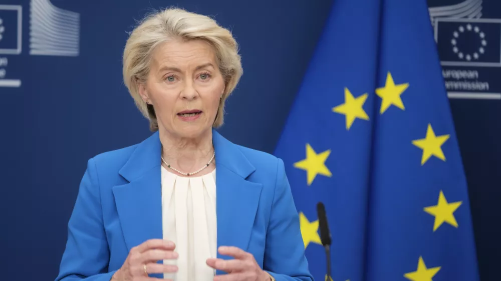Belgija, Bruselj.Predsednica Evropske komisije Ursula von der Leyen na novinarski konferenci po seji kolegija Evropske komisije.Predstavila je stalisce in prednostne naloge EU ter nacrt prihodnjih ukrepov EU glede razvoja dogodkov na Bliznjem vzhodu in odnosov z izvoljenim madzarskim premierjem.