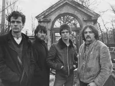 English punk rock band The Stranglers, 1977. From left to right, they are Hugh Cornwell, Jet Black, Jean-Jacques Burnel and Dave Greenfield. (Photo by Ian Tyas/Keystone Features/Hulton Archive/Getty Images)