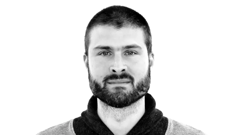 Gregor Terzič- Redakcija Dnevnik 2024 - portreti za komentarje in kolumne - kolumnisti - komentatorji &ndash; novinarji - //FOTO: Tomaž Skale