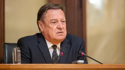 Ljubljana, Mestna hisa.Novinarska konferenca ljubljanskega zupana Zorana Jankovica, na kateri je med drugim komentiral zadevo glede kanala C0.Ljubljanski zupan Zoran Jankovic.