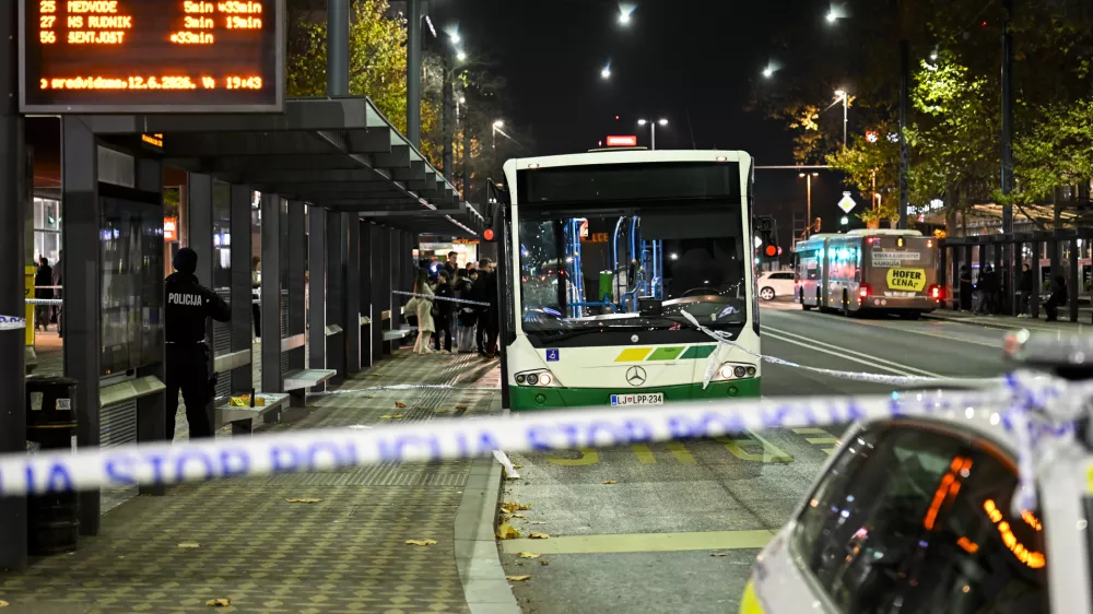 kriminalforenzika forenziki policija uboj kriminalisti 13.11.2025 Napad na voznika LPP z ostrim predmetom - nožem, Bavarski dvorFoto: Nik Erik Neubauer