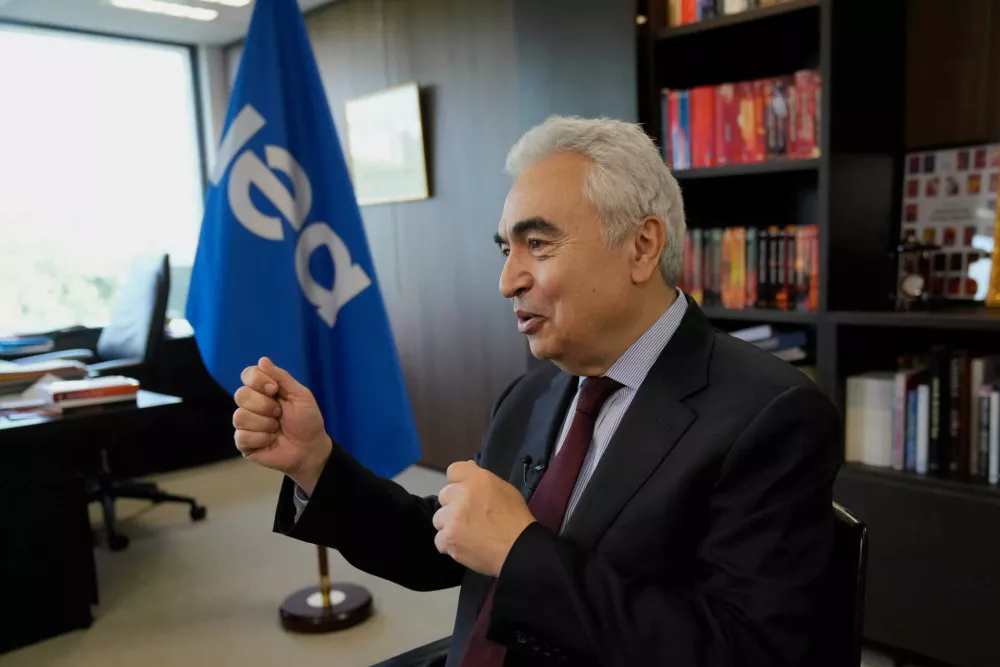 International Energy Agency Executive Director Fatih Birol speaks during an interview with The Associated Press, at the IEA headquarters in Paris, Thursday, April 16, 2026. (AP Photo/Michel Euler)