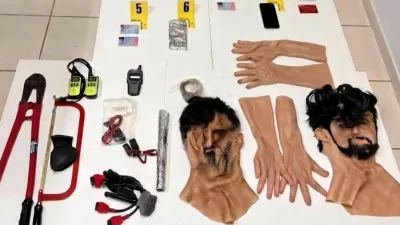 Pri v ponedeljek aretiranih srbskih državljanih so našli pravi "roparski komplet", ki se ga ne bi branili niti v nobeni kriminalki. 