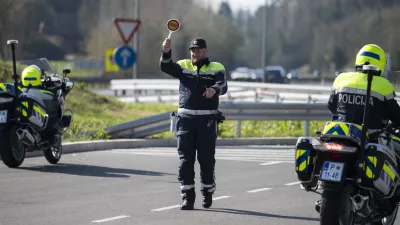 prometni nadzorpolicija - simbolična fotografijaprometna policijavarnost v prometupolicija na motorjihmotoristična policijaprehitri voznikiavtocestna policija08.04.2025 Policijski nadzor, počivali&scaron;če PovodjeFOTO: Nik Erik Neubauer