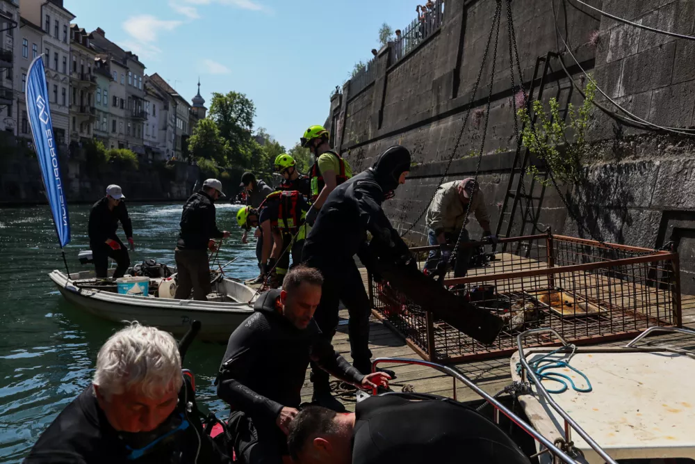 18.04.2026. Či&scaron;čenje Ljubljanice. Bojan Velikonja
