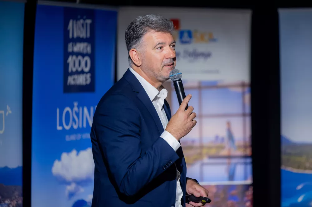  Dalibor Cvitković, direktor TS mesta Mali Lo&scaron;inj Slovenski gostje so že vrsto let med na&scaron;imi najzvestej&scaron;imi obiskovalci, zato nam njihovo zaupanje veliko pomeni.