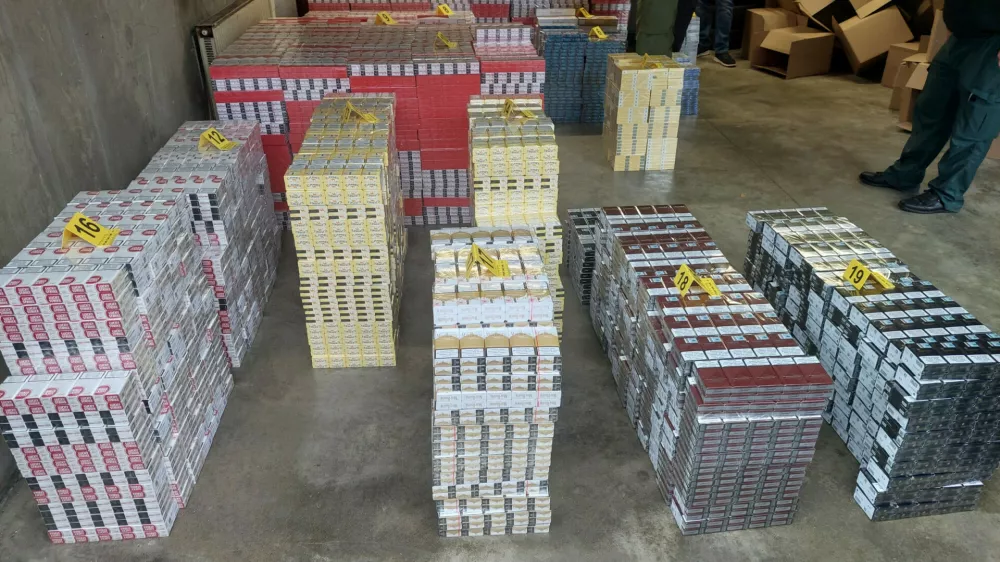 Zasegi Fursa: Konoplja med čajem, 300 litrov penine in 11 milijonov cigaret