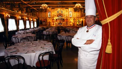 Paul BOCUSE, French chef based in Lyon, grand chef cuisinier fran&Atilde;&sect;ais, nouvelle cuisine, trois etoiles au Guide Michelin depuis 1965, Collonges-au-Mont-d'Or, L'Auberge du Pont de Collonges; year of production: 2002; //SIPA_15590001/Credit:Michael Wolf/enapress.com/SIPA/1801211605,Image: 360859857, License: Rights-managed, Restrictions:, Model Release: no / Foto: Profimedia