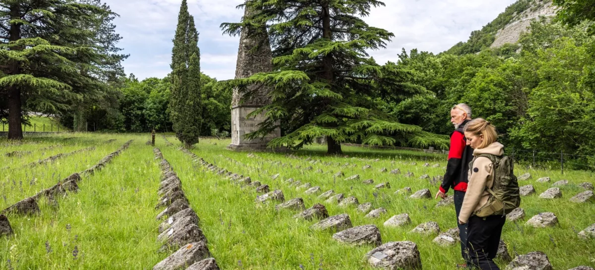 Voja&scaron;ko pokopali&scaron;če v Solkanu / Foto: Jo&scaron;t Gantar/fundacija Poti Miru