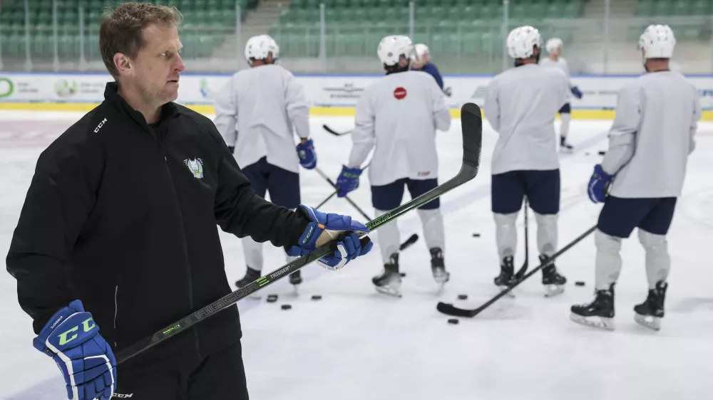 novi selektor Edo Terglav- 08. 04. 2024 - hokejska reprezentanca v dvorani Tivoli nadaljuje priprave na svetovno prvenstvo divizije I-A //FOTO: Jaka Gasar