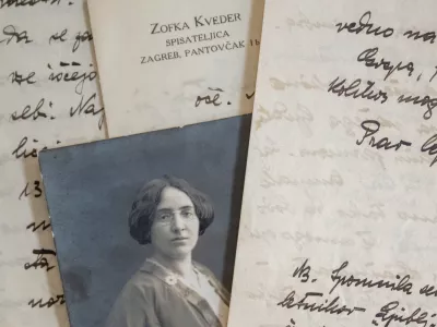 Ljubljana, Narodna in univerzitetna knjiznica.Novinarska konferenca Narodne in univerzitetne knjiznice ob zacetku projekta prepisa pisem pisateljice Zofke Kveder (1878-1926).