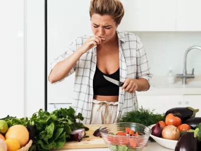 Običajno se ne urežemo zaradi noža, pač pa zaradi podlage, ki jo uporabljamo. / Foto: Istock