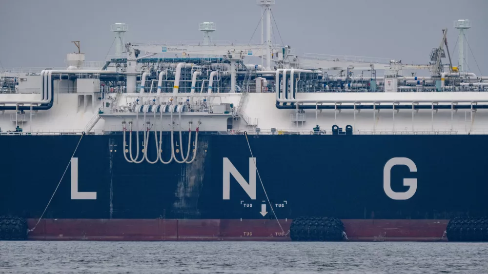 FILED - 17 September 2024, Mecklenburg-Western Pomerania, Sassnitz-Mukran: The regasification ships (FSRU, Floating Storage and Regasification Unit) "Energos Power" (foreground) and "Neptune" are moored in the port of Mukran. Photo: Stefan Sauer/dpa