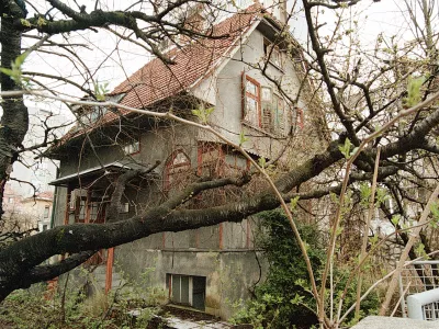 Prizori&scaron;če umora, zapu&scaron;čena hi&scaron;a