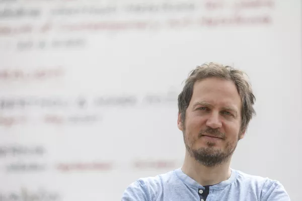 Goran Lukić iz Delavske svetovalnice - 31.05.2022 - WOW/Festival migrantskega filma &ndash; film z naslovom Filmski obzornik 80 &ndash; Metka, Meki., režiserke Nike Autor //FOTO: Jaka Gasar