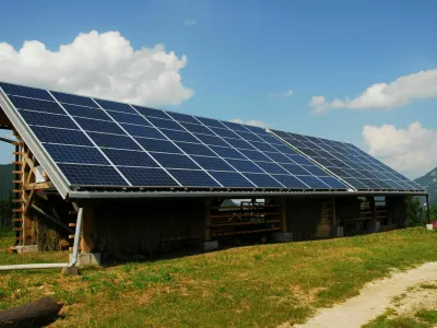 Za postavitev sončne elektrarne so primerne vse vrste streh in poleg stanovanjskih hi&scaron; tudi pomožni objekti. F SunContract