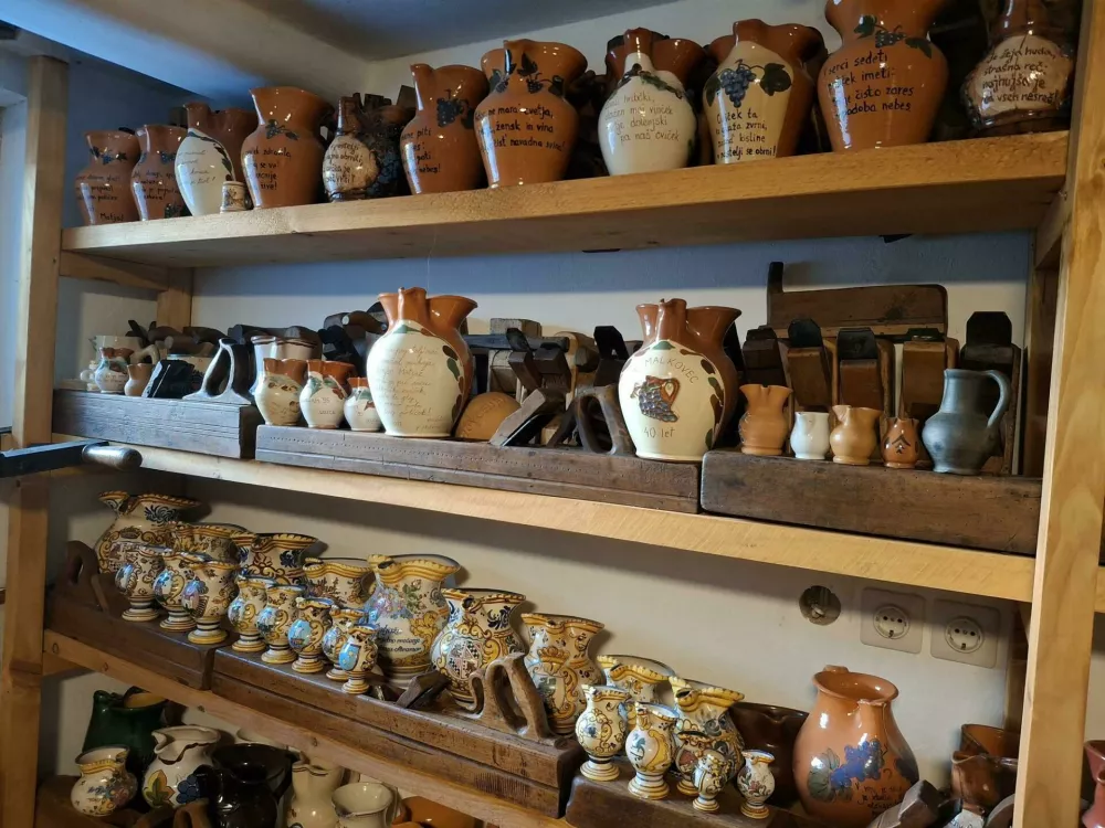 Zbirka majolik Brojan / Foto: Meta Černoga