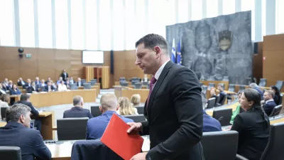 Novi predsednik DZ Zoran Stevanović, Resnica- 10.04.2026 - ustanovna seja novega sklica DZ, ki jo je sklicala predsednica republike Nataša Pirc Musar; seja se je začela z imenovanjem predsednika in podpredsednika mandatno-volilne komisije, sledila je prekinitev, pol ure po prekinitvi pa se je začela seja mandatno-volilne komisije DZ za pripravo druge točke dnevnega reda; v nadaljevanju seje DZ so potrjevali mandate poslancem in volili predsednika DZ//FOTO: Jaka Gasar