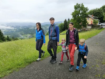 Družina Petek na U&scaron;tah, družinam prijazna koča / Foto: Manca Ogrin 