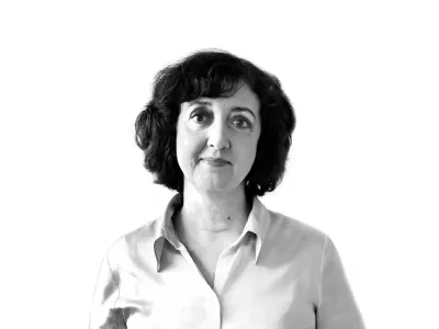 ?Ranka Ivelja, kolumnistka- Dnevnik 2016 - portreti za komentarje in kolumne - kolumnisti - novinarji - novinarka//FOTO: Tomaž Skale------&Egrave;B, belo ozadje, za komentar, PERMANENT!!!