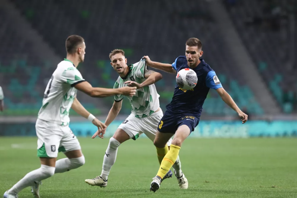 Damjan Vukli&scaron;evič (modri dres) nogomet olimpija: celje foto luka cjuha / Foto: Luka Cjuha
