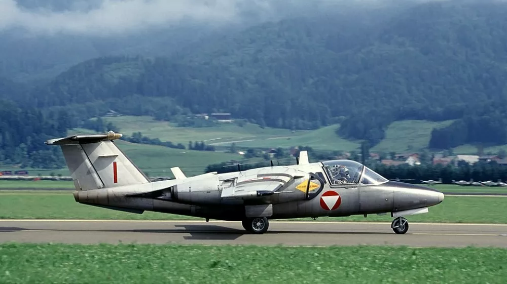 Saab 105