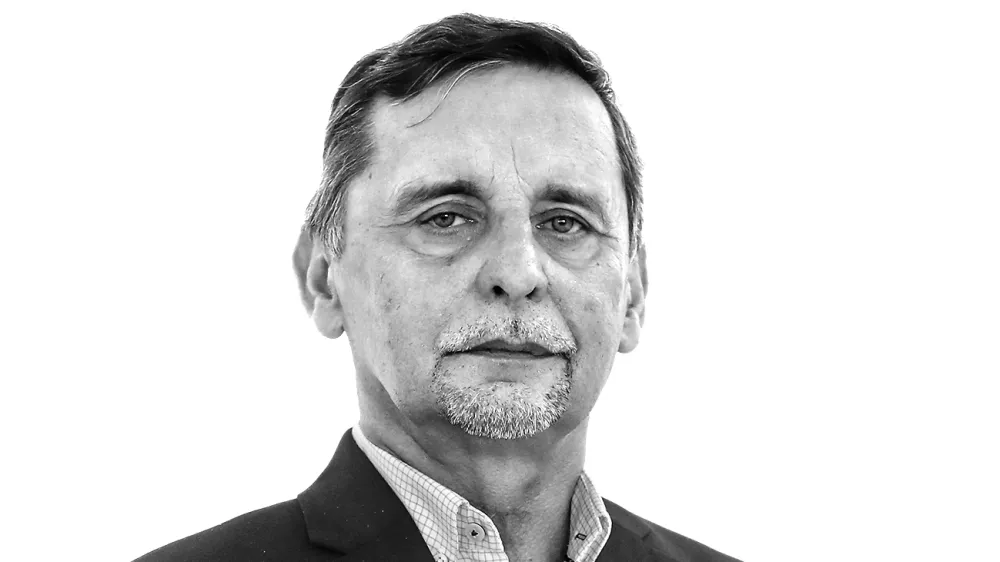 Miran Lesjak- Redakcija Dnevnik 2024 - portreti za komentarje in kolumne - kolumnisti - komentatorji &ndash; novinarji - portret //FOTO: Luka Cjuha