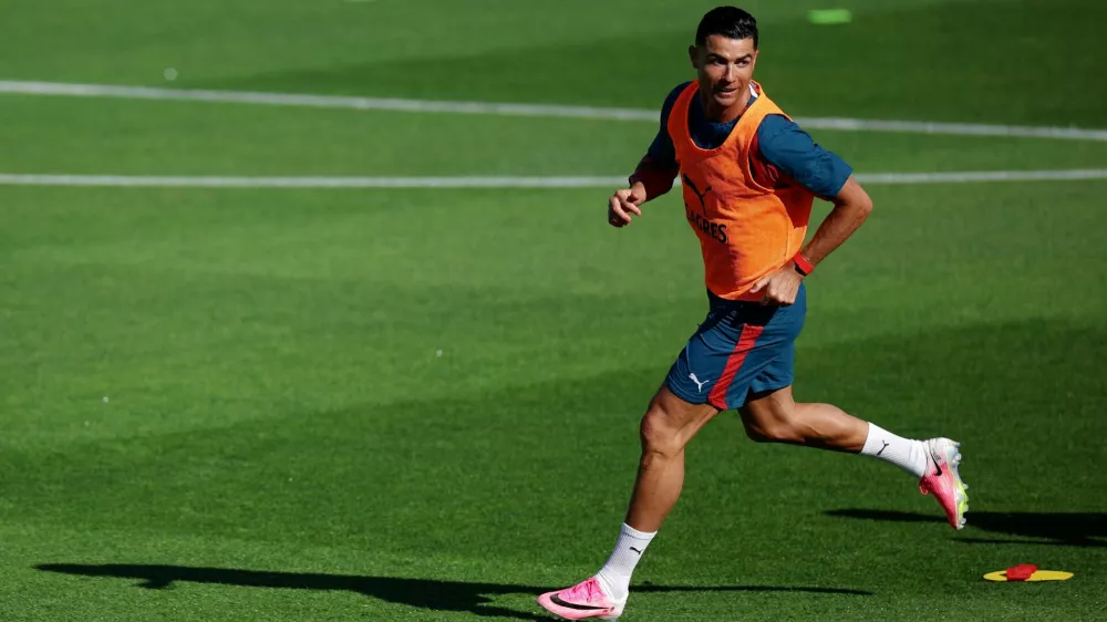 Soccer Football - FIFA World Cup 2026 - Portugal Training - Cidade do Futebol, Oeiras, Portugal - June 1, 2026 Portugal's Cristiano Ronaldo during training REUTERS/Pedro Nunes   TPX IMAGES OF THE DAY
