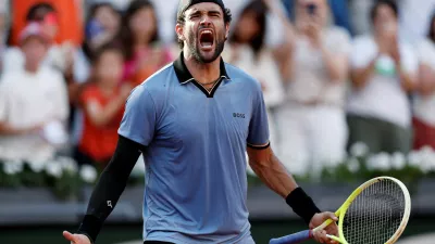 Tennis - French Open - Roland Garros, Paris, France - June 1, 2026 Italy's Matteo Berrettini celebrates winning his fourth round match against Argentina's Juan Manuel Cerundolo REUTERS/Benoit Tessier   TPX IMAGES OF THE DAY