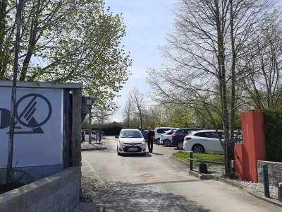 In&scaron;pekcijski pingpong v nekdanji Lipi: Zava&scaron;nikovi &scaron;e naprej služijo na sporni parceli