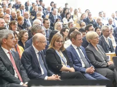 predsednik Sodi&scaron;ča EU Koen Lenaerts, dr. Simona Drenik, Rok Čeferin, Nata&scaron;a Pirc Musar2.6.2026 - Na uradnem obisku v Sloveniji bo predsednik Sodi&scaron;ča EU Koen Lenaerts, ki bo osrednji govornik na slovesni inavguraciji Centra za mediacijo in arbitražo za patenteFoto: Luka Cjuha
