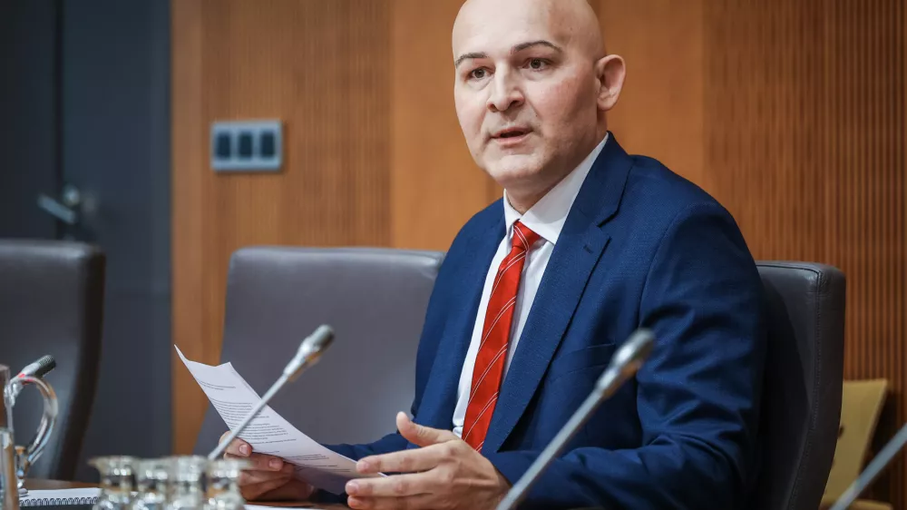Ljubljana, DZ.Predstavitev kandidata za ministra za izobrazevanje, znanost in mladino Boruta Roncevica pred pristojnim odborom DZ. 