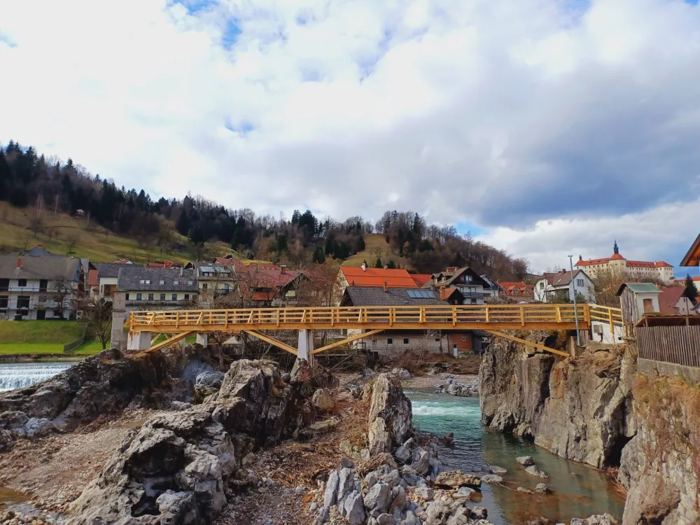 Slaba novica: Na priljubljenem kopali&scaron;ču so opozorilne table, kopanje odsvetujejo