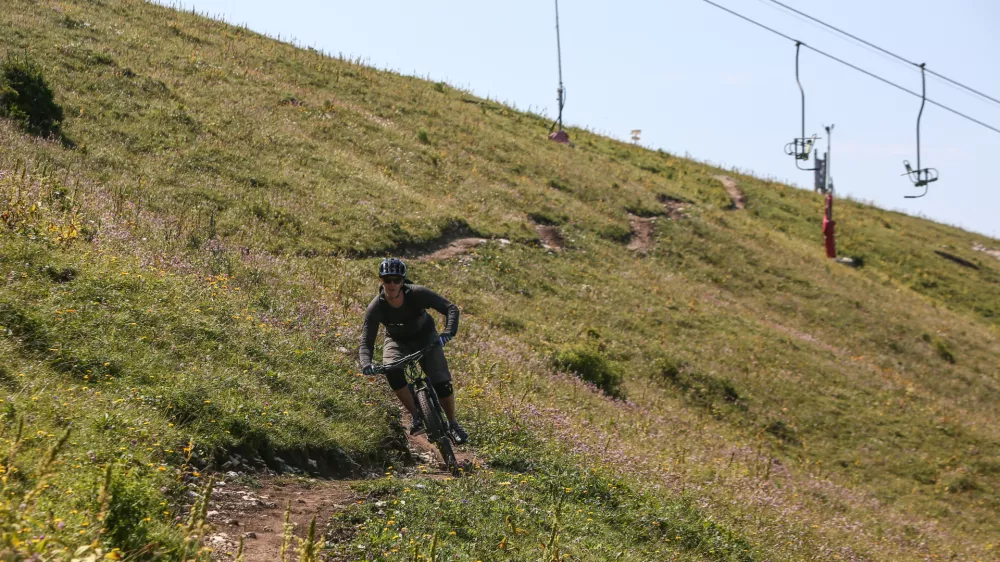 18.7.2018 - Smu?i??e RTC Krvavec - rekreacijsko turisti?ni center ? poletna sezona - turizem - gorsko kolesarstvo  //FOTO: Luka Cjuha.