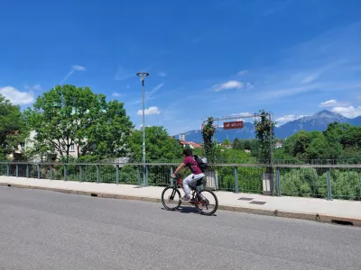 Ceste so od vseh: kolesarska sezona prina&scaron;a tudi večjo odgovornost