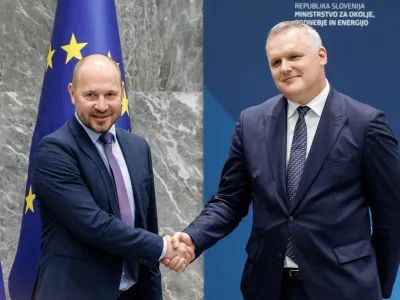 Ljubljana, MOPE.Primopredaja dela poslov med dosedanjim ministrom za okolje, podnebje in energijo Bojanom Kumrom ter novim ministrom za infrastrukturo in energetiko Jernejem Vrtovcem.