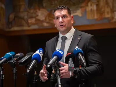 Ljubljana, DZ.Izredna seja DZ z obravnavo liste kandidatk in kandidatov za ministrice in ministre vlade ter mandatno-volilne zadeve.Predsednik DZ Zoran Stevanovic.